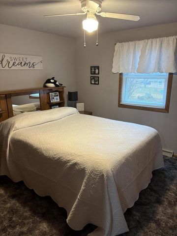 823 Dueno COURT, Manitowoc, WI 54220