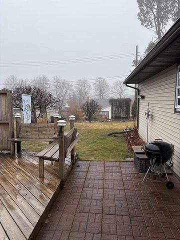 823 Dueno COURT, Manitowoc, WI 54220