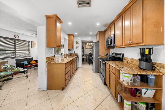 4402 NW 44th Avenue, Tamarac, FL 33319