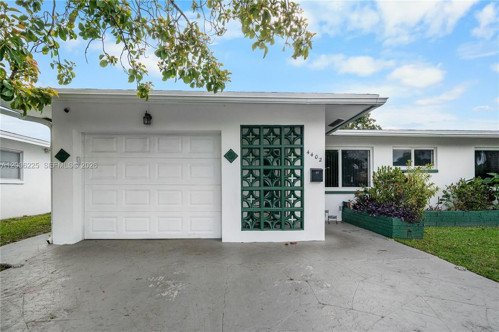 4402 NW 44th Avenue, Tamarac, FL 33319