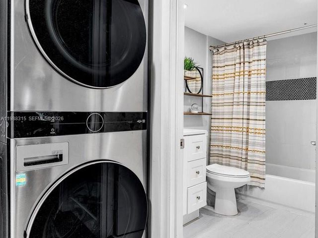 12500 SW 5th Ct 208M, Pembroke Pines, FL 33027