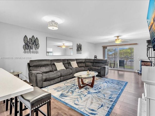 12500 SW 5th Ct 208M, Pembroke Pines, FL 33027