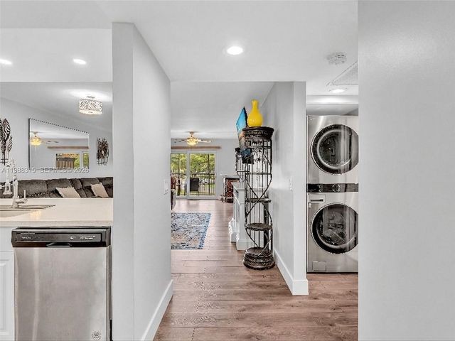 12500 SW 5th Ct 208M, Pembroke Pines, FL 33027