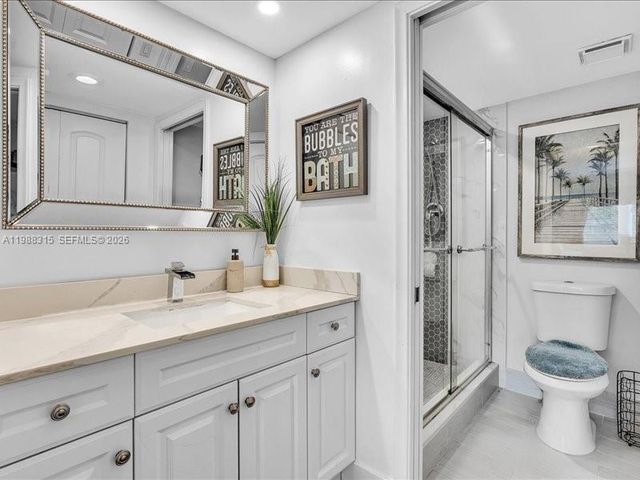 12500 SW 5th Ct 208M, Pembroke Pines, FL 33027