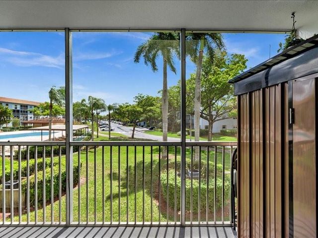 12500 SW 5th Ct 208M, Pembroke Pines, FL 33027