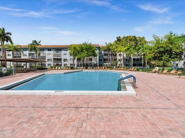 12500 SW 5th Ct 208M, Pembroke Pines, FL 33027