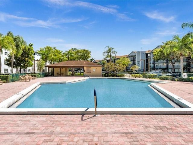 12500 SW 5th Ct 208M, Pembroke Pines, FL 33027