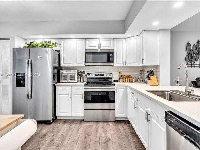 12500 SW 5th Ct 208M, Pembroke Pines, FL 33027