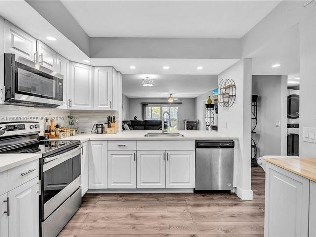 12500 SW 5th Ct 208M, Pembroke Pines, FL 33027