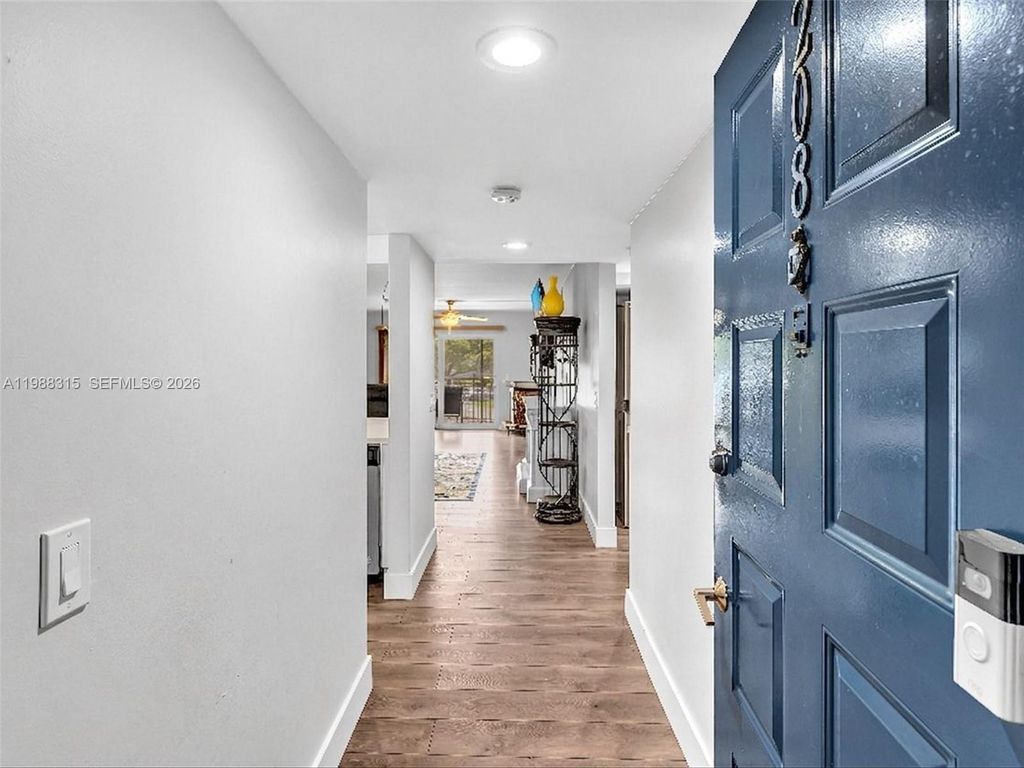 12500 SW 5th Ct 208M, Pembroke Pines, FL 33027