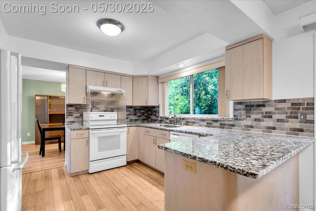 29100 Creek Bend Drive, Farmington Hills, MI 48331