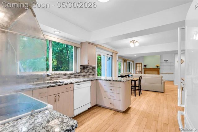 29100 Creek Bend Drive, Farmington Hills, MI 48331