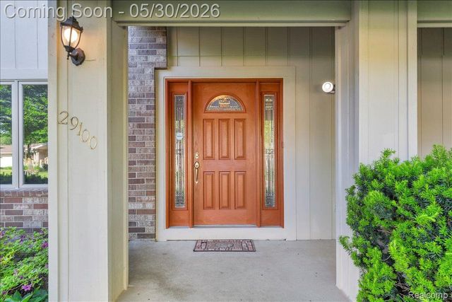 29100 Creek Bend Drive, Farmington Hills, MI 48331
