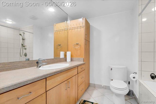 29100 Creek Bend Drive, Farmington Hills, MI 48331