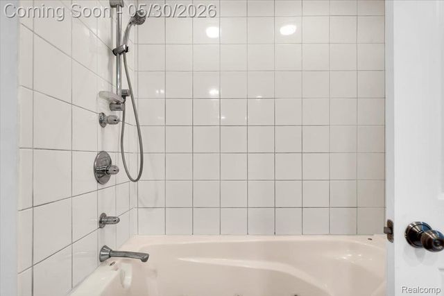 29100 Creek Bend Drive, Farmington Hills, MI 48331
