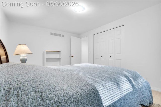 29100 Creek Bend Drive, Farmington Hills, MI 48331