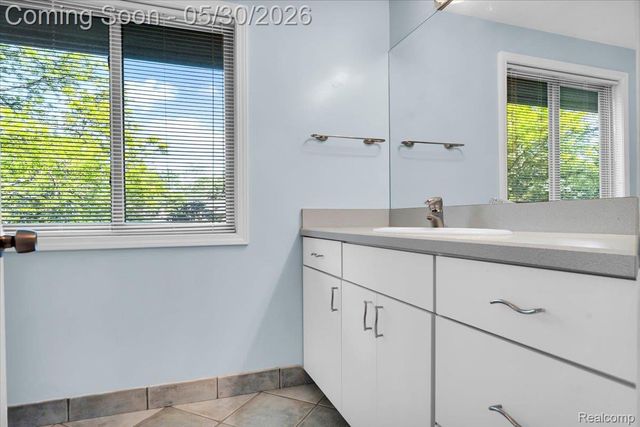 29100 Creek Bend Drive, Farmington Hills, MI 48331