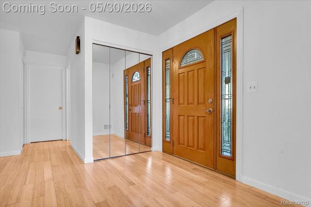 29100 Creek Bend Drive, Farmington Hills, MI 48331