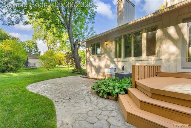 29100 Creek Bend Drive, Farmington Hills, MI 48331