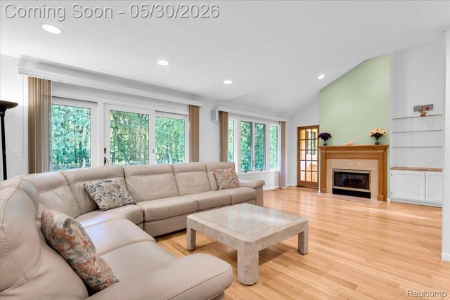 29100 Creek Bend Drive, Farmington Hills, MI 48331