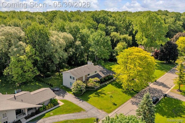 29100 Creek Bend Drive, Farmington Hills, MI 48331