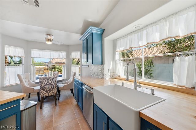 8212 Arch Bay Lane, Las Vegas, NV 89128