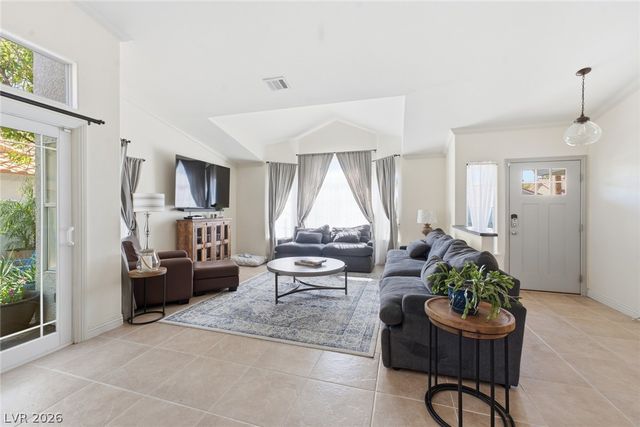 8212 Arch Bay Lane, Las Vegas, NV 89128