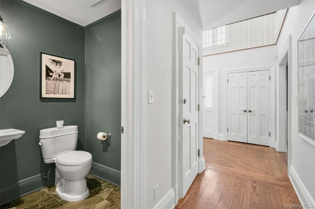 10 Hilltop Road, Larchmont, NY 10538