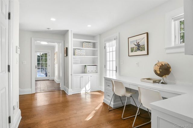 10 Hilltop Road, Larchmont, NY 10538