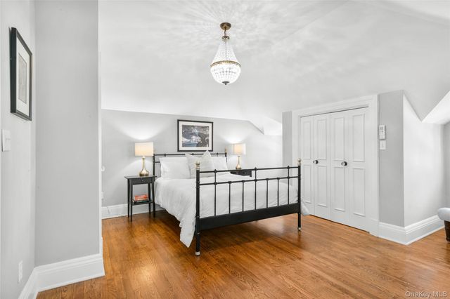 10 Hilltop Road, Larchmont, NY 10538