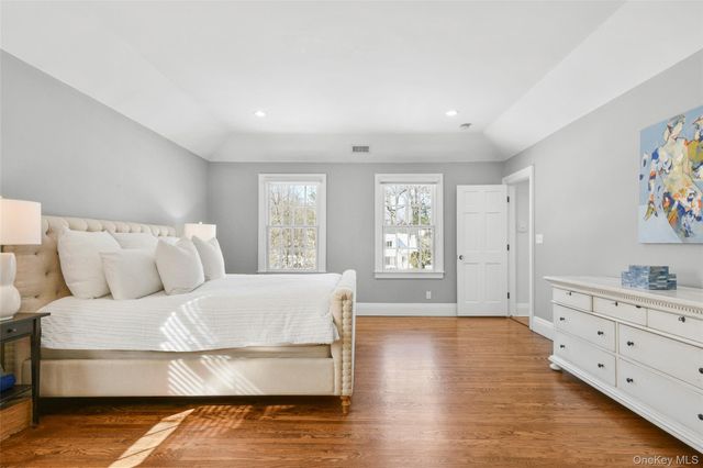 10 Hilltop Road, Larchmont, NY 10538