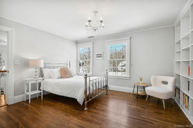 10 Hilltop Road, Larchmont, NY 10538