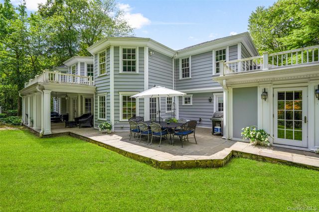 10 Hilltop Road, Larchmont, NY 10538