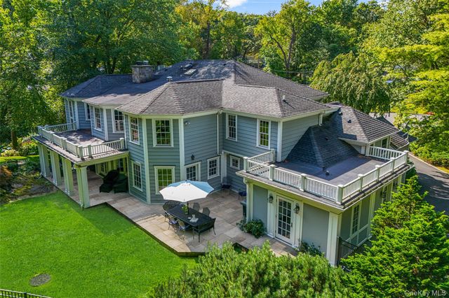 10 Hilltop Road, Larchmont, NY 10538