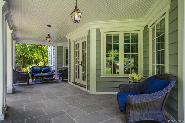 10 Hilltop Road, Larchmont, NY 10538