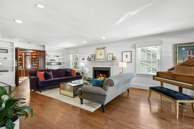 10 Hilltop Road, Larchmont, NY 10538