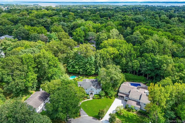 10 Hilltop Road, Larchmont, NY 10538