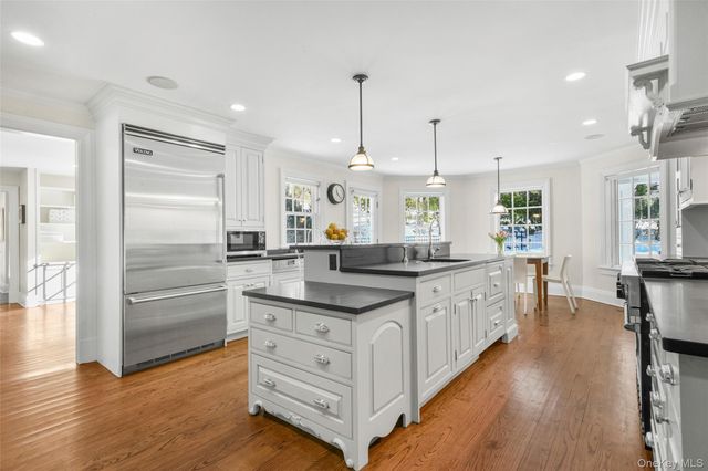 10 Hilltop Road, Larchmont, NY 10538