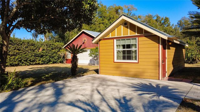 1148 N GRANDVIEW STREET, Mount Dora, FL 32757