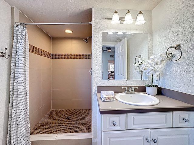 1148 N GRANDVIEW STREET, Mount Dora, FL 32757