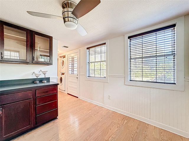 1148 N GRANDVIEW STREET, Mount Dora, FL 32757