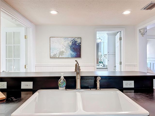 1148 N GRANDVIEW STREET, Mount Dora, FL 32757