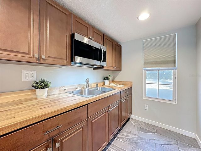 1148 N GRANDVIEW STREET, Mount Dora, FL 32757