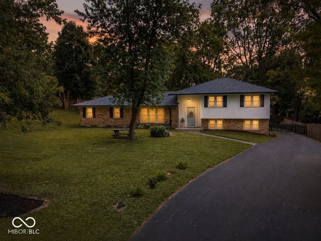 5755 Andover Road, Indianapolis, IN 46220