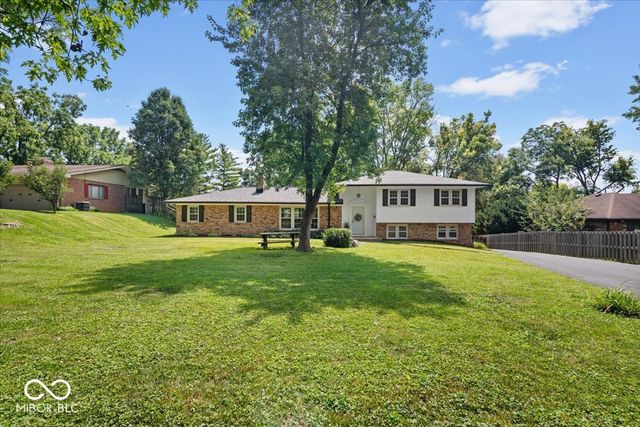 5755 Andover Road, Indianapolis, IN 46220