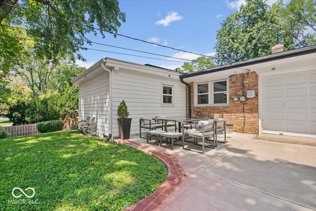 5755 Andover Road, Indianapolis, IN 46220