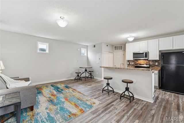 3410 E Lime Kiln A, St Charles, MO 63301