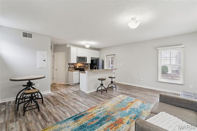 3410 E Lime Kiln A, St Charles, MO 63301