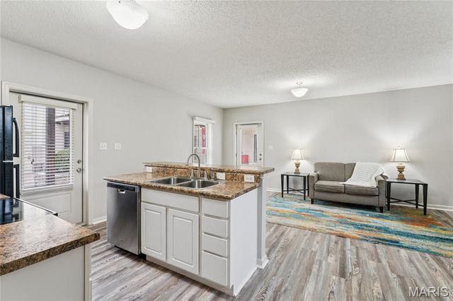 3410 E Lime Kiln A, St Charles, MO 63301