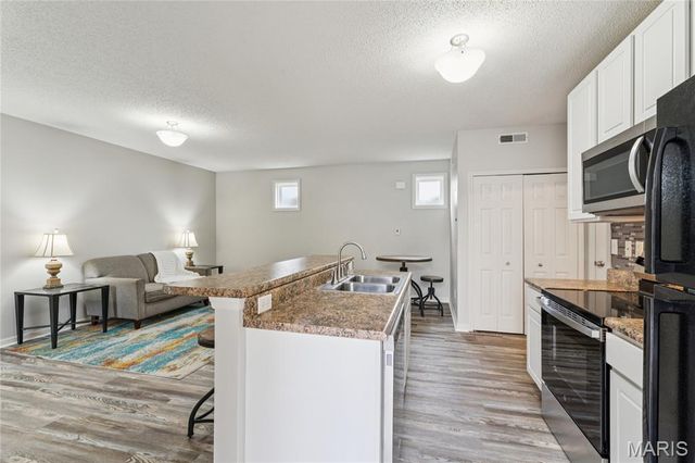 3410 E Lime Kiln A, St Charles, MO 63301